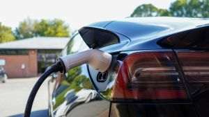 Comisia Europeană ar putea amâna pachetul de sprijin pentru industria auto